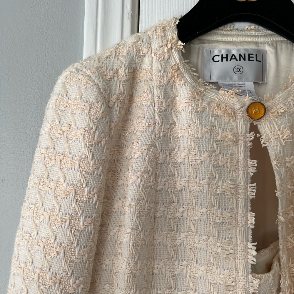 Chanel Ivory Tweed Skirt - Picture 6 of 10